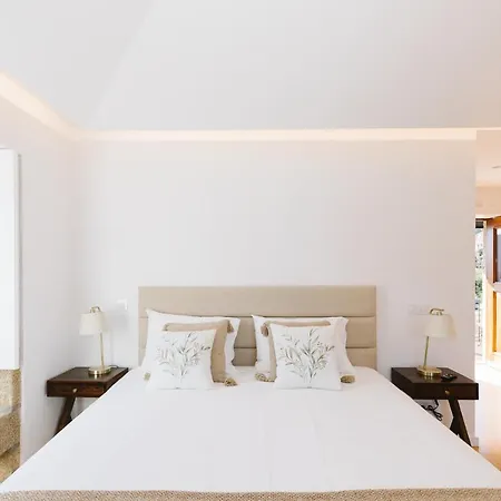 Casa Vieira Lobo לינה וארוחת בוקר ארוקה