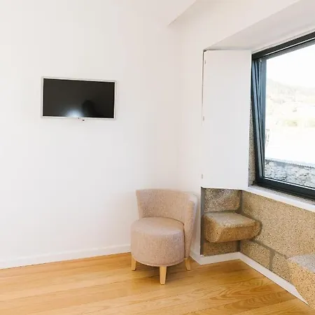 לינה וארוחת בוקר Casa Vieira Lobo *