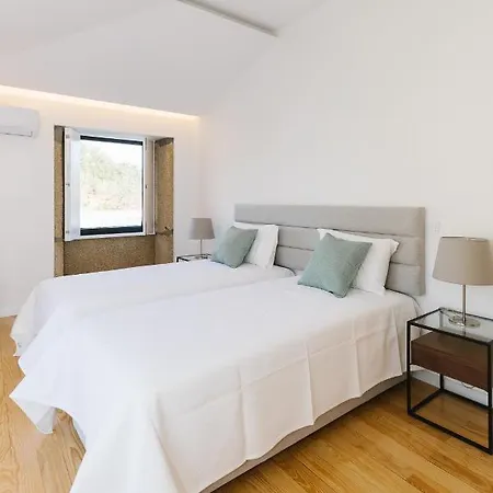 Casa Vieira Lobo לינה וארוחת בוקר ארוקה
