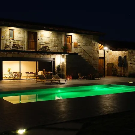 לינה וארוחת בוקר Casa Vieira Lobo *