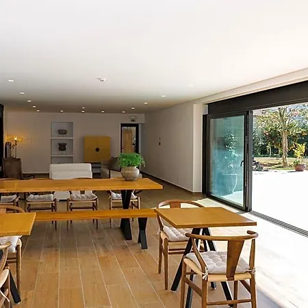 Casa Vieira Lobo Bed & Breakfast