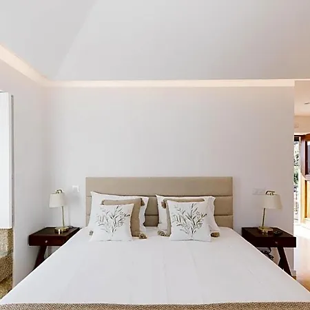 Casa Vieira Lobo Bed & Breakfast 4*